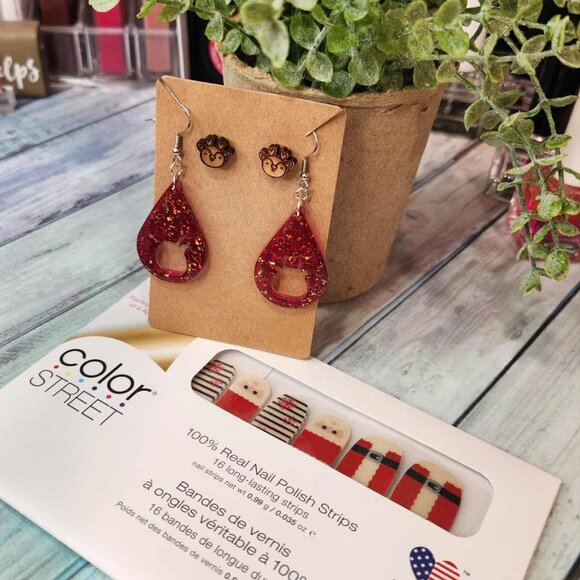 Color Street Christmas Santa Press On Nail Design - Picture 1 of 6